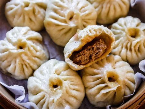  Baozi di Carne Piccante: Un Gustoso Viaggio Tra Sapori Arrostiti e Spezie Intriganti!