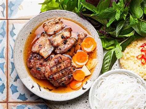  Bún Chả: Un trionfo di sapori freschi e intensi che vi conquisteranno!