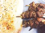  Spicy Cumin Lamb Kebabs: Un incontro piccante di sapori della cucina mongola con un'esplosione aromatica!